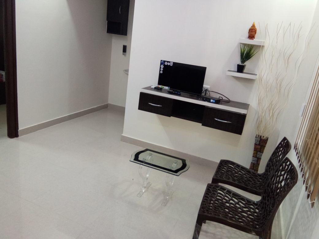 Royal Suites Service 1bhk Near Aig Hospital Gachibowli Apartment *