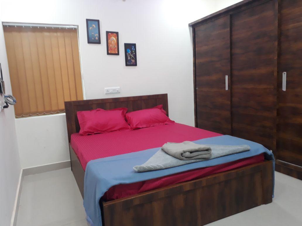 Royal Suites Service 1bhk Near Aig Hospital Gachibowli * Hyderabad